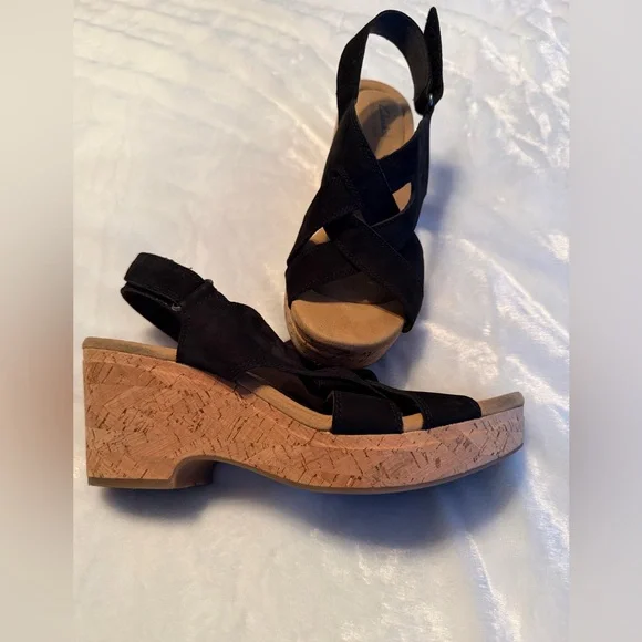 Clark’s Cork Wedge Sandals - Picture 4 of 14